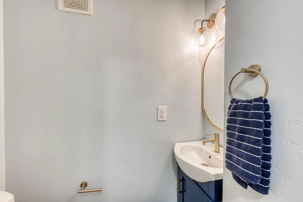 200 Free Rein Horseshoe Bay TX 78657