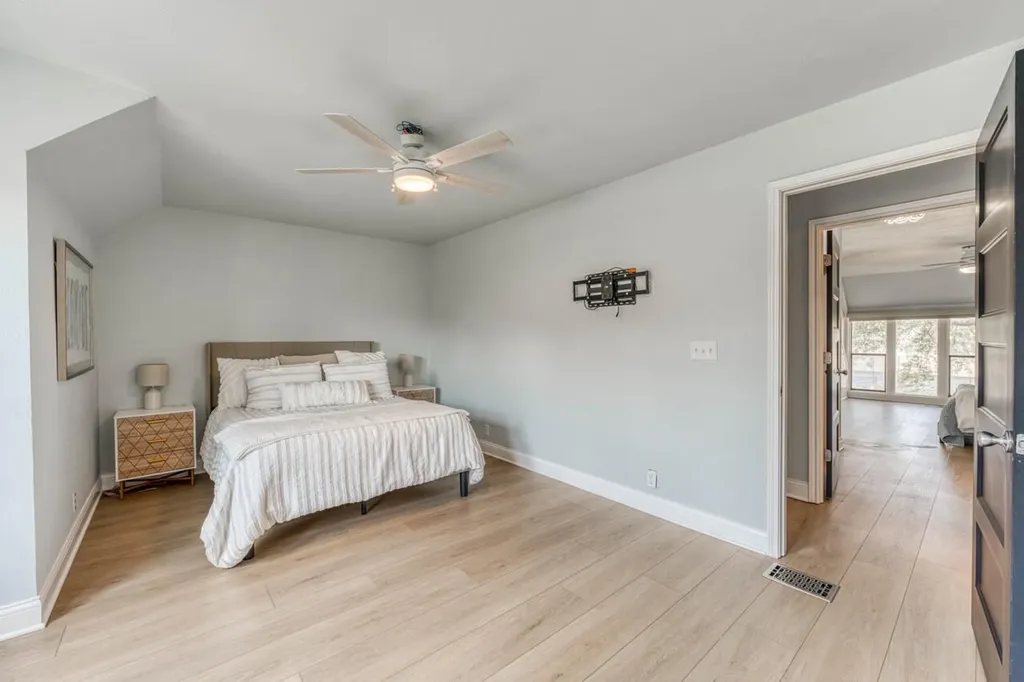 200 Free Rein Horseshoe Bay TX 78657