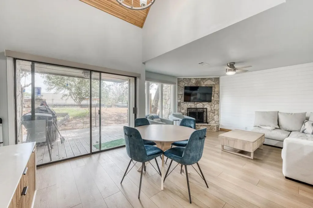 200 Free Rein Horseshoe Bay TX 78657