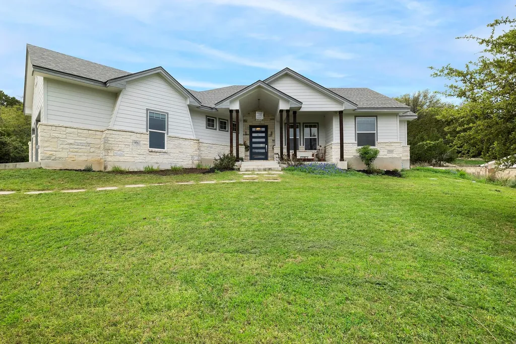 706 Stow Drive Spicewood TX 78669
