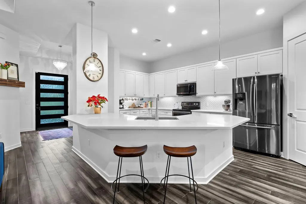 706 Stow Drive Spicewood TX 78669