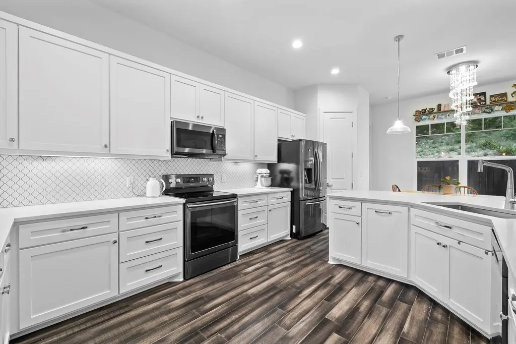 706 Stow Drive Spicewood TX 78669