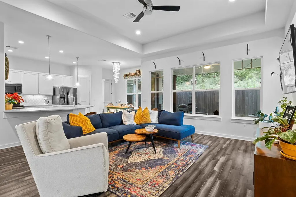 706 Stow Drive Spicewood TX 78669