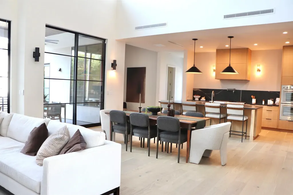 6102 Forest Hills Drive Austin TX 78746