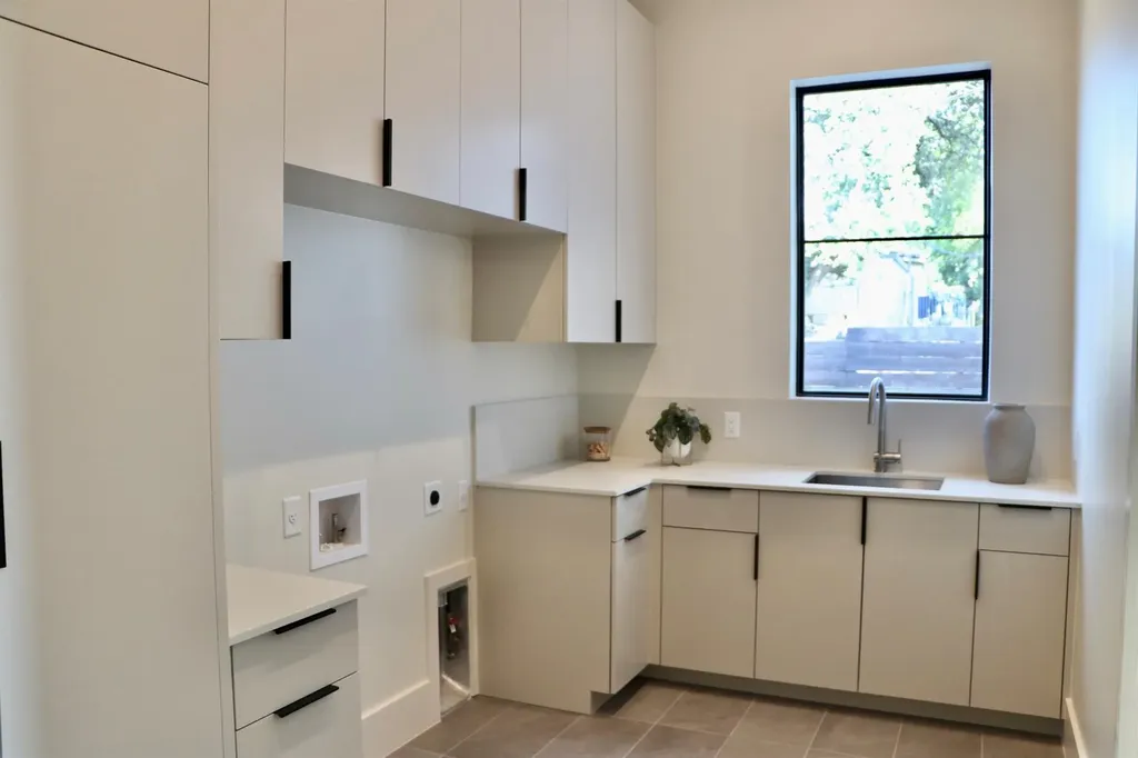 6102 Forest Hills Drive Austin TX 78746