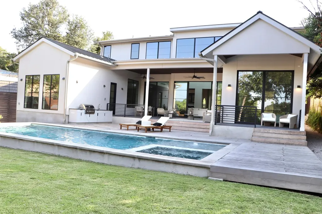 6102 Forest Hills Drive Austin TX 78746