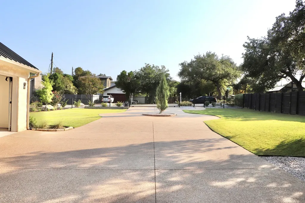 6102 Forest Hills Drive Austin TX 78746