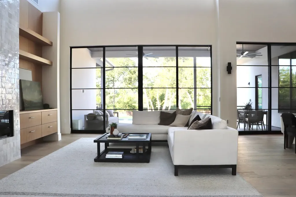 6102 Forest Hills Drive Austin TX 78746
