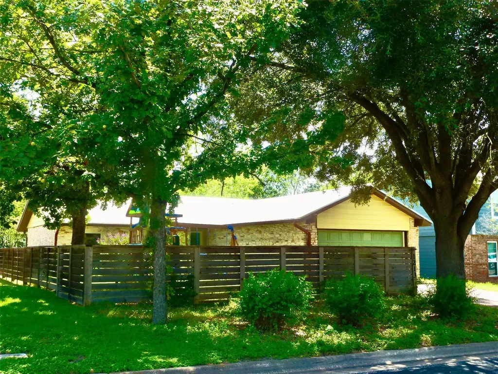 1213 Dunstan Drive Austin TX 78745