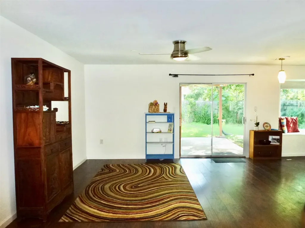 1213 Dunstan Drive Austin TX 78745