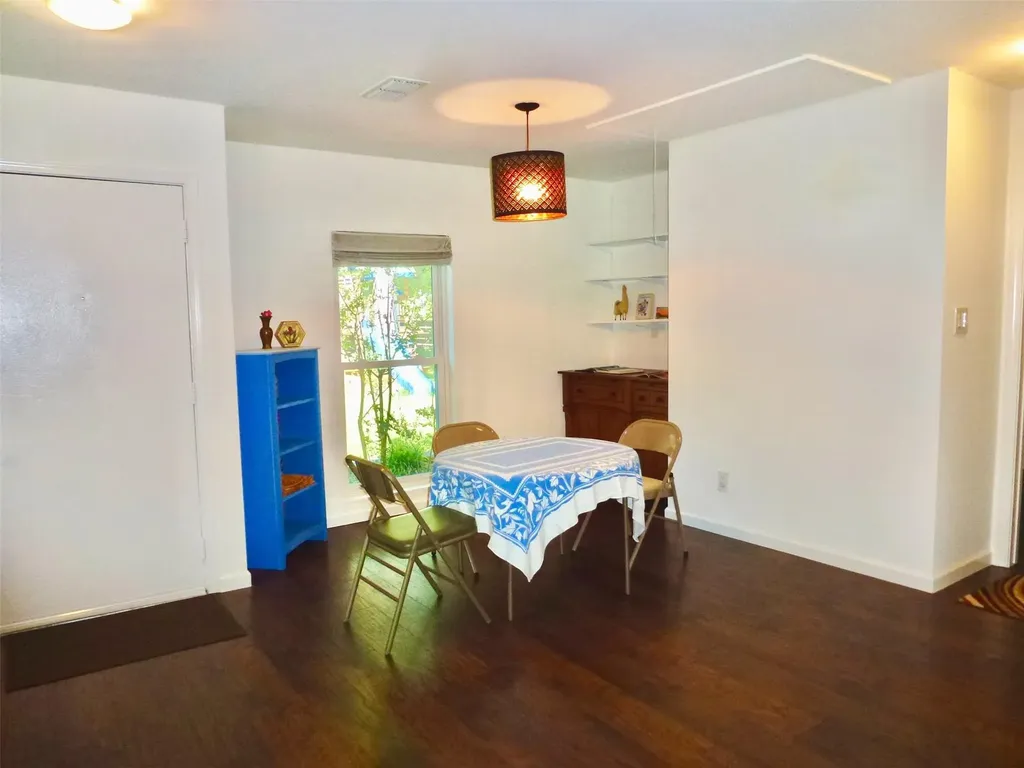 1213 Dunstan Drive Austin TX 78745