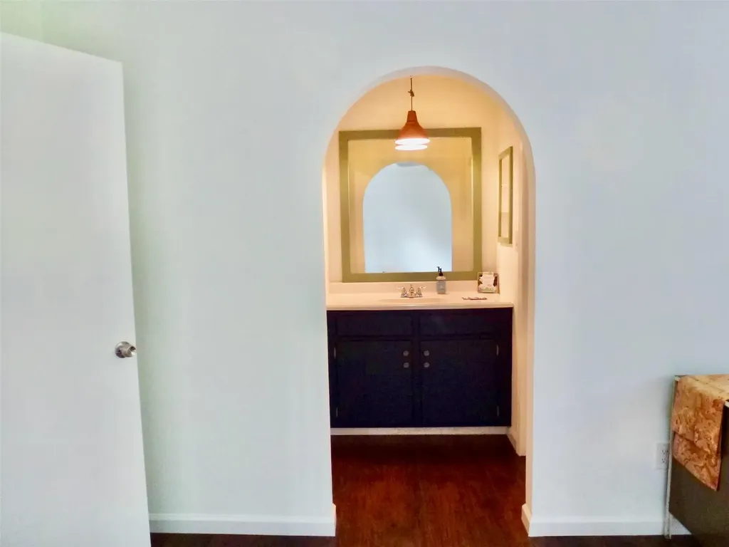 1213 Dunstan Drive Austin TX 78745