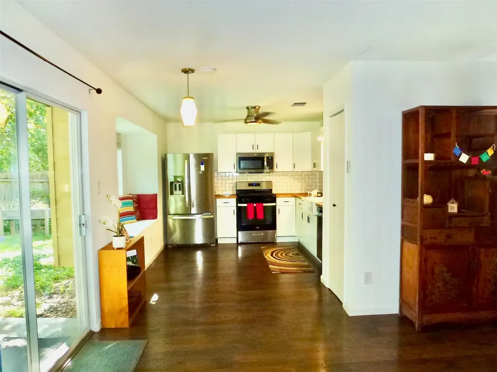 1213 Dunstan Drive Austin TX 78745