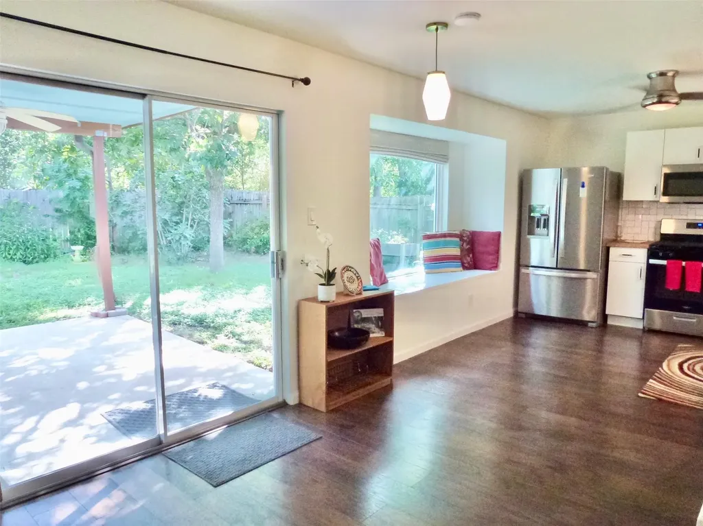 1213 Dunstan Drive Austin TX 78745