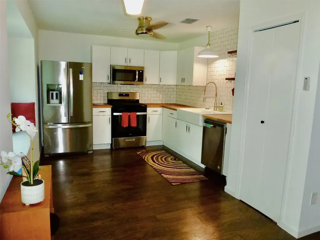 1213 Dunstan Drive Austin TX 78745