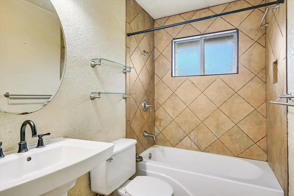 7505 Islander Drive Austin TX 78749