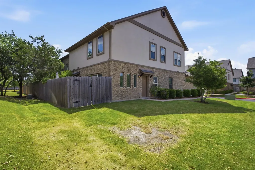 2304 S Lakeline Boulevard Cedar Park TX 78613