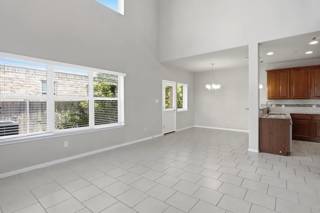 2304 S Lakeline Boulevard Cedar Park TX 78613