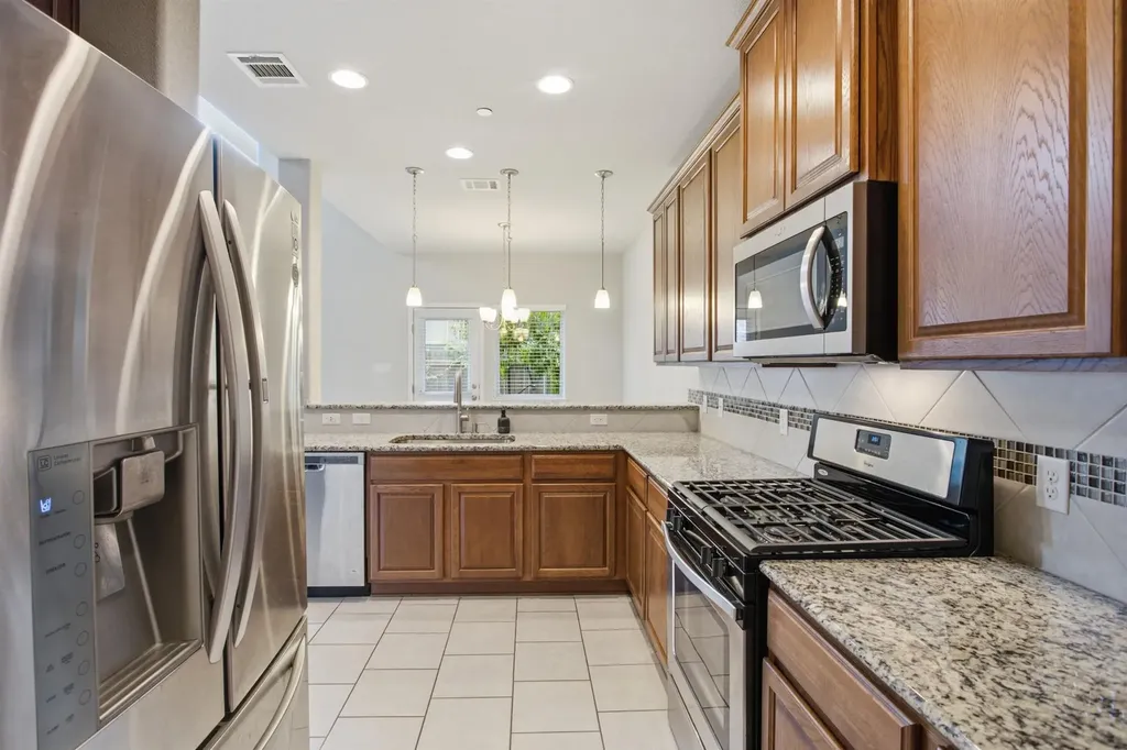2304 S Lakeline Boulevard Cedar Park TX 78613