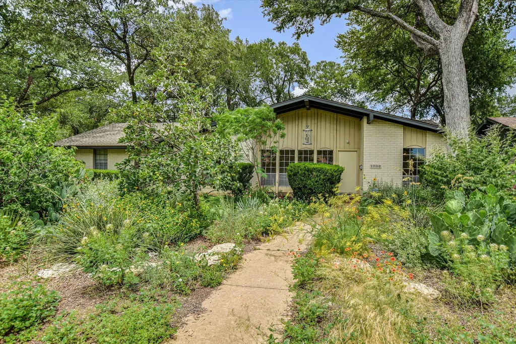 1700 Westmoor Drive Austin TX 78723