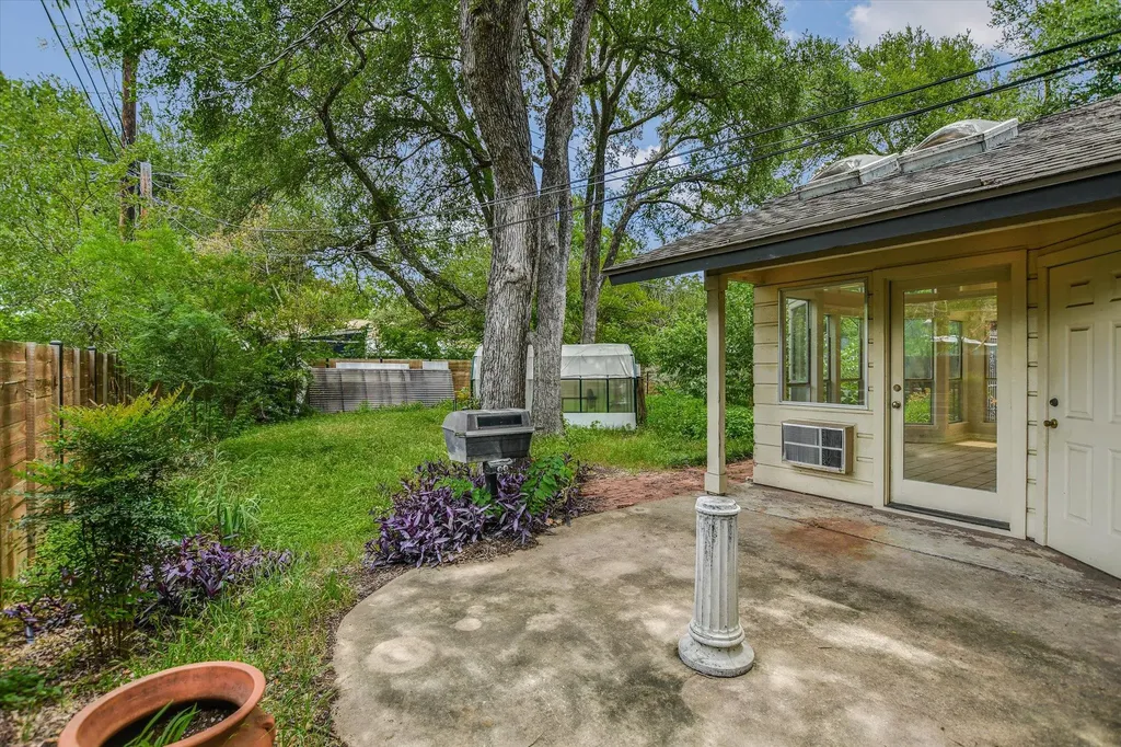 1700 Westmoor Drive Austin TX 78723