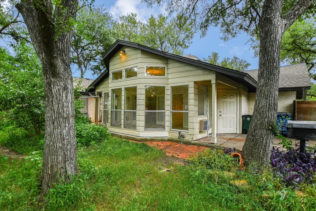 1700 Westmoor Drive Austin TX 78723