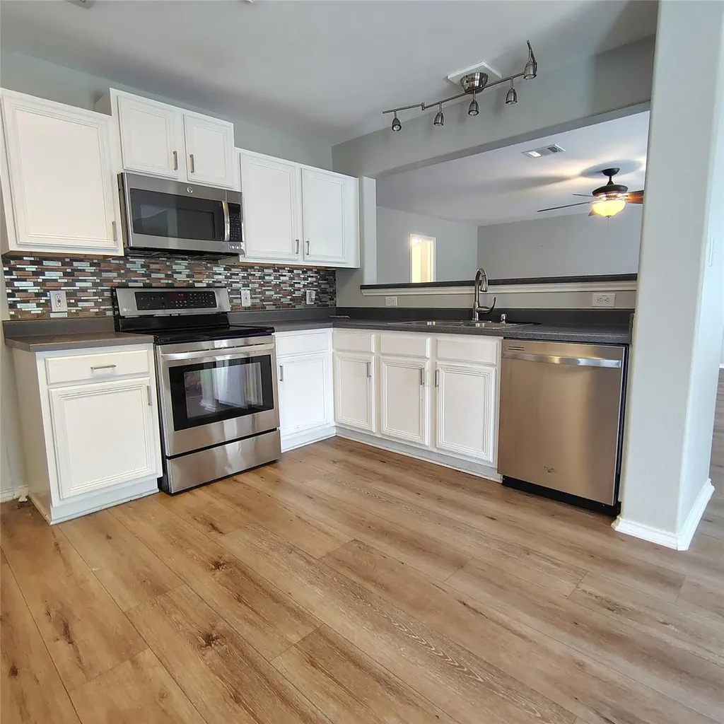 1107 Fox Sparrow Cove Pflugerville TX 78660
