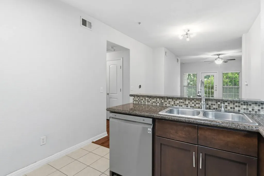 6810 Deatonhill Drive Austin TX 78745