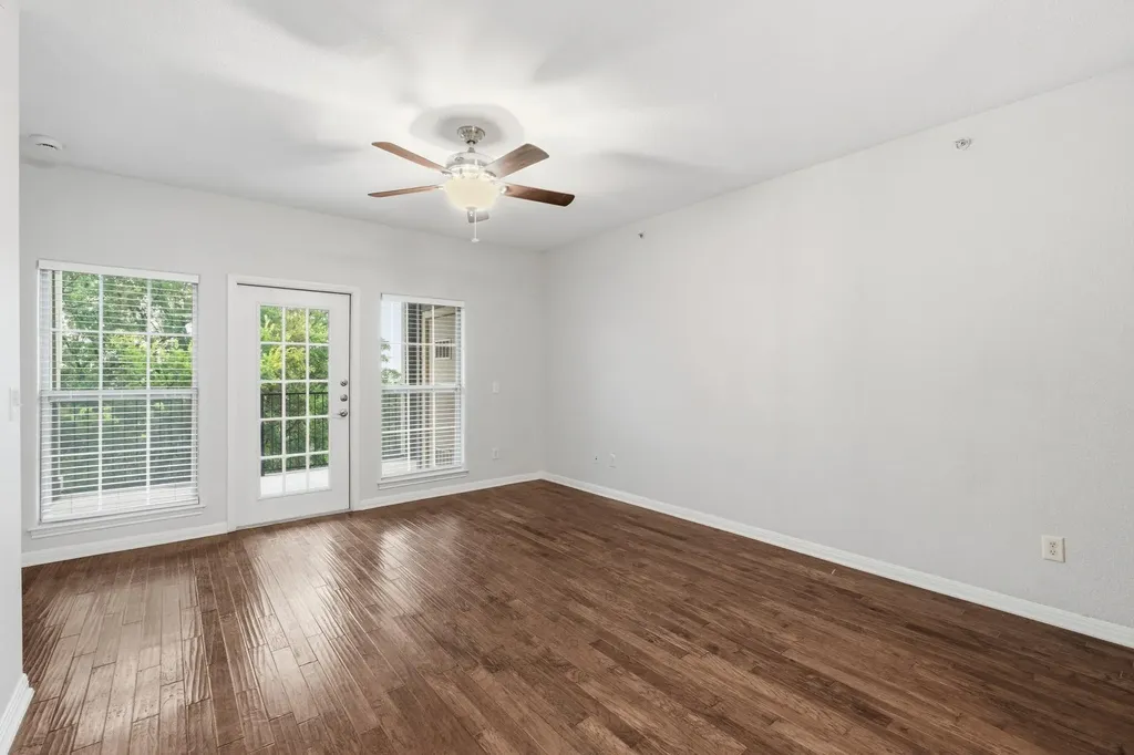 6810 Deatonhill Drive Austin TX 78745