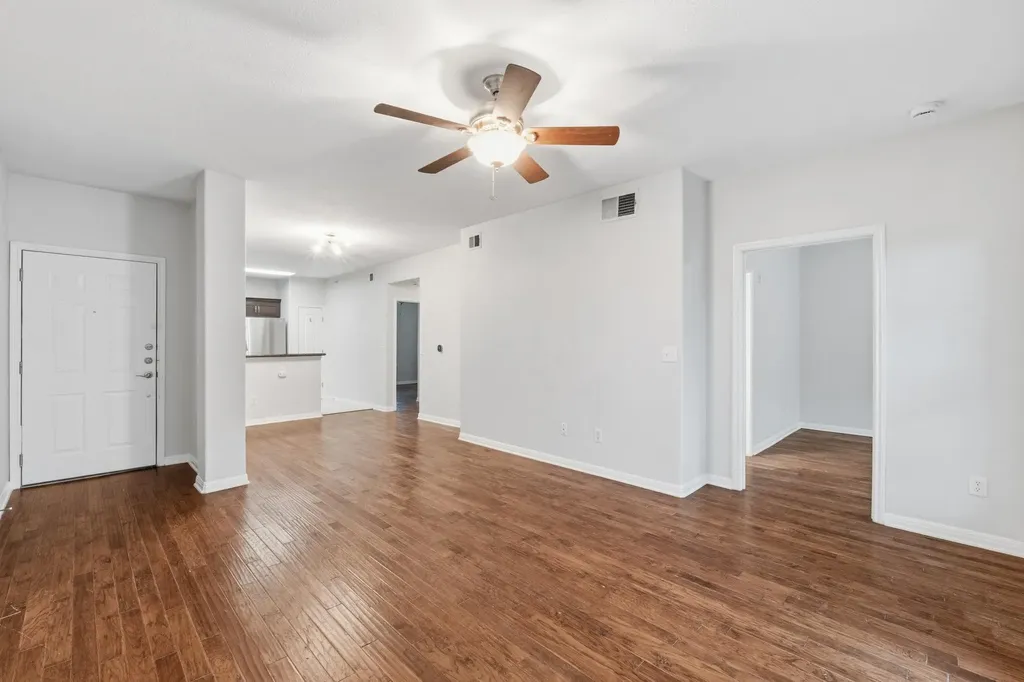6810 Deatonhill Drive Austin TX 78745