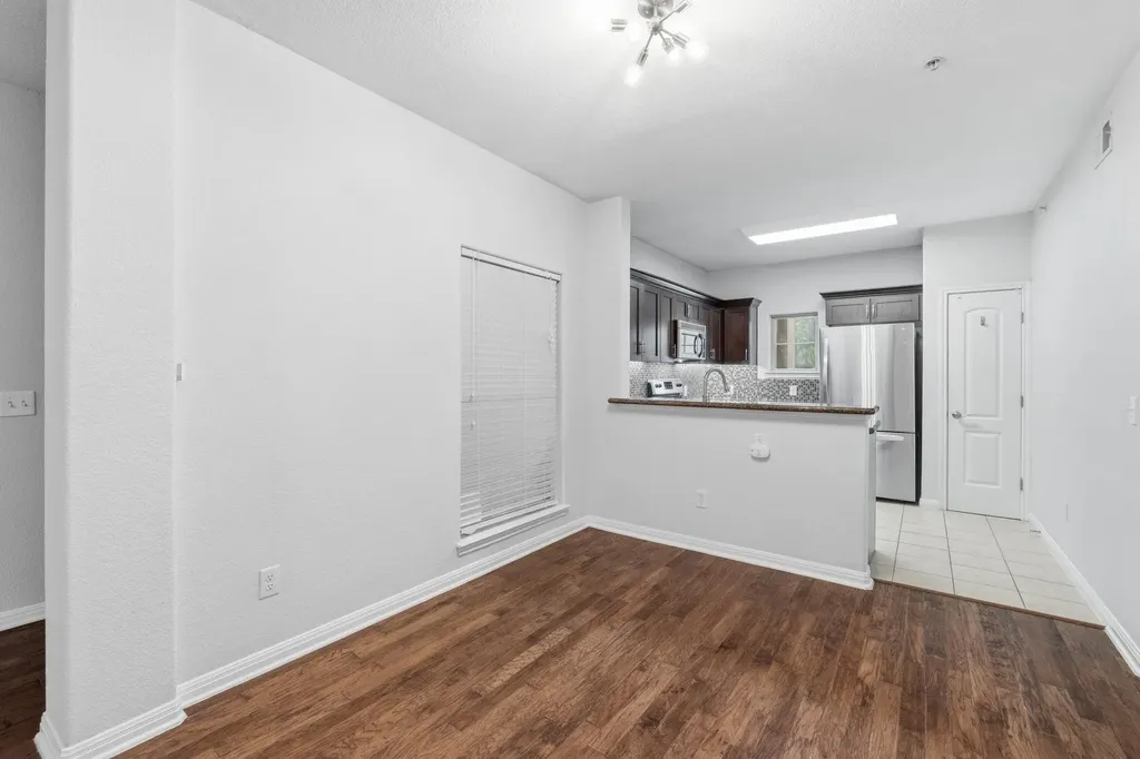 6810 Deatonhill Drive Austin TX 78745