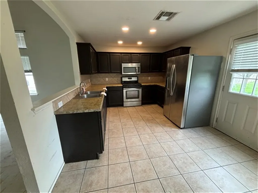 12828 Starbrimson Trail Elgin TX 78621