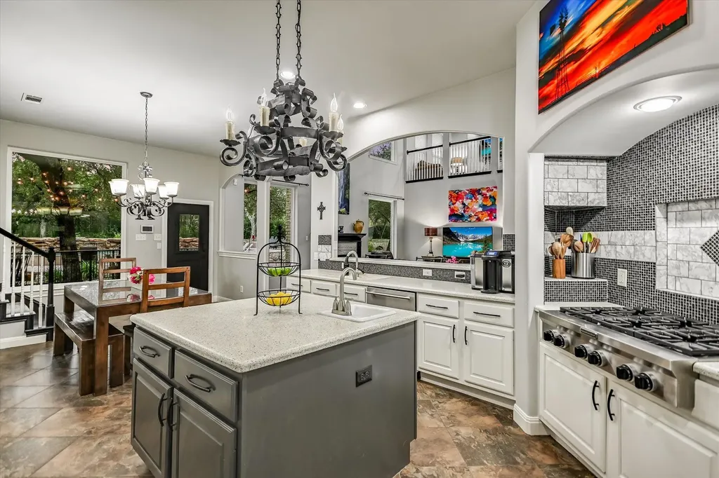 8802 Westminster Glen Austin TX 78730