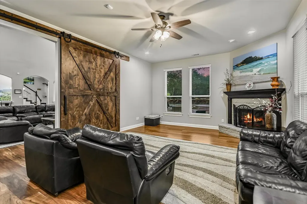 8802 Westminster Glen Austin TX 78730
