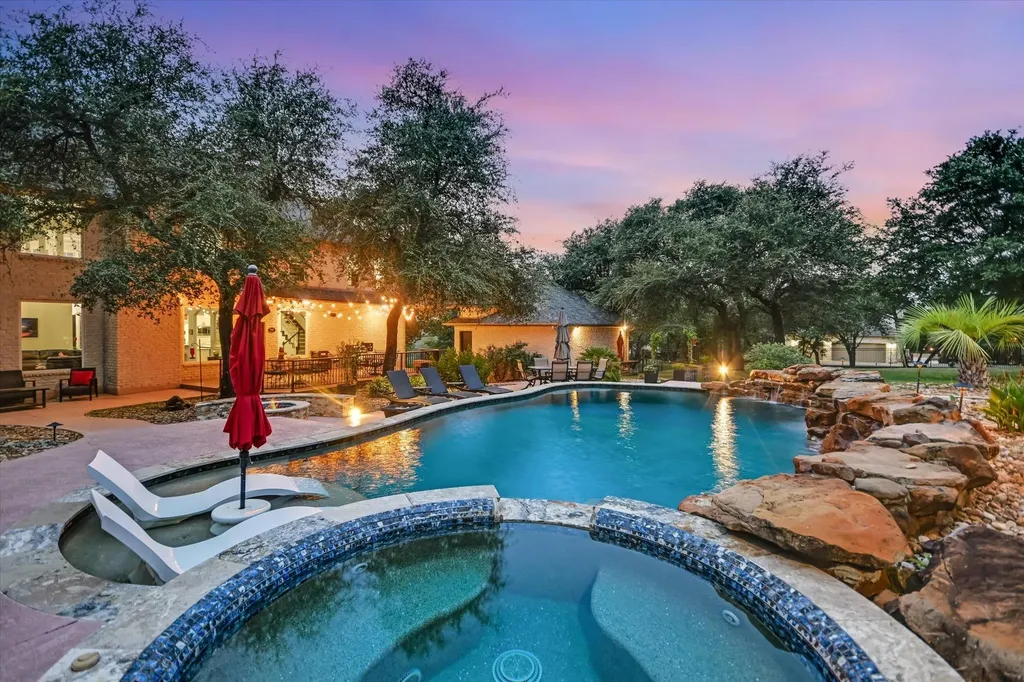 8802 Westminster Glen Austin TX 78730