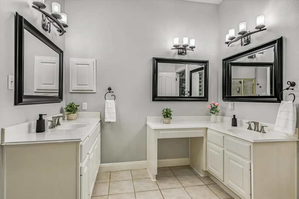 8802 Westminster Glen Austin TX 78730