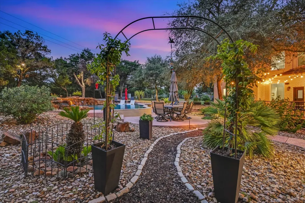 8802 Westminster Glen Austin TX 78730