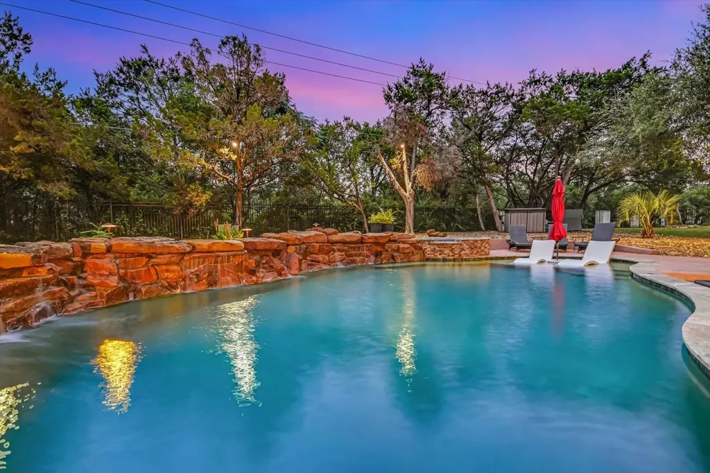 8802 Westminster Glen Austin TX 78730