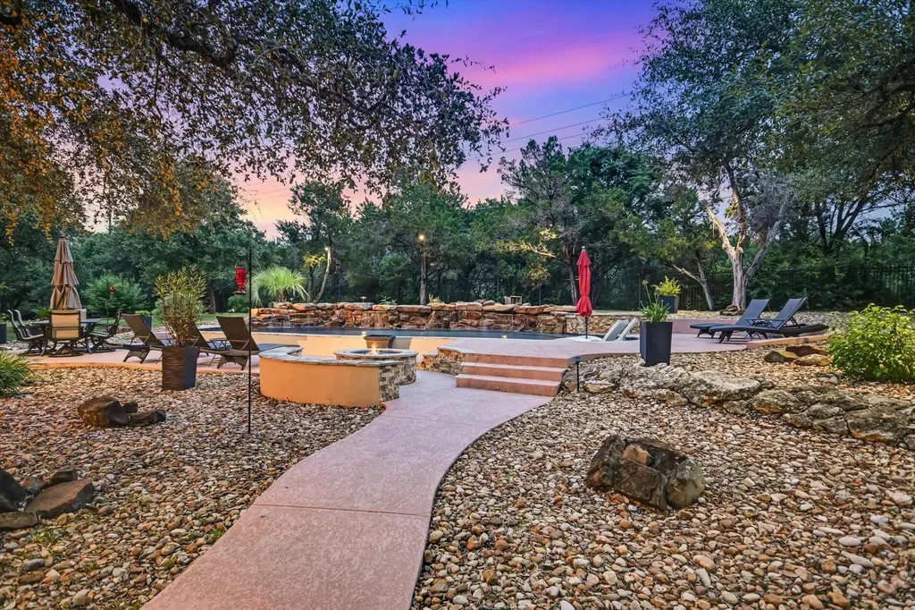 8802 Westminster Glen Austin TX 78730