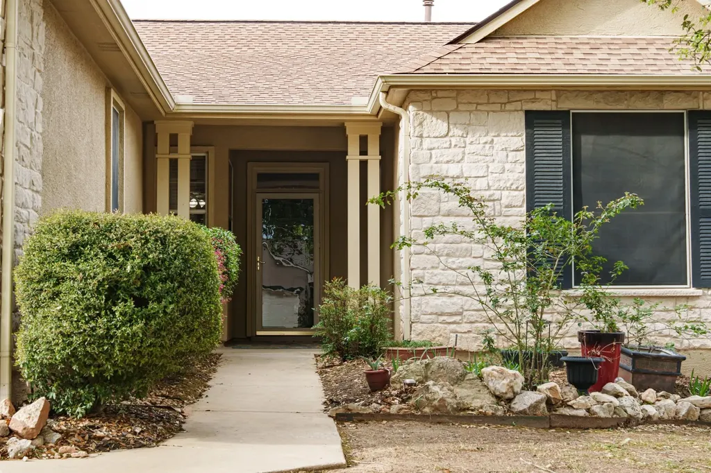 124 Dewberry Drive Georgetown TX 78633