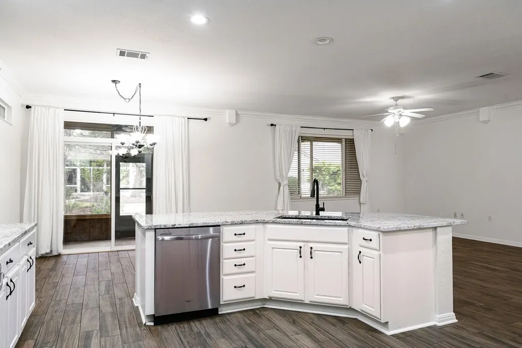 124 Dewberry Drive Georgetown TX 78633