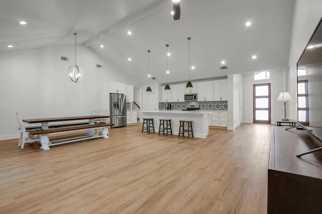 6509 Shady Lane Lago Vista TX 78645