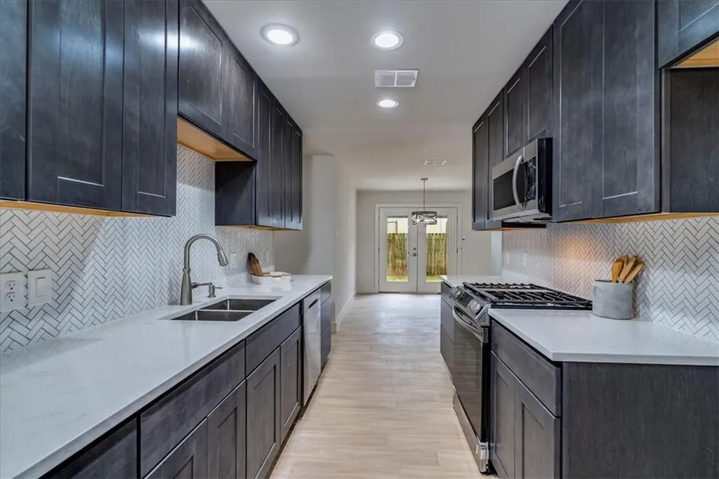 11207 Sage Hollow Drive Austin TX 78758