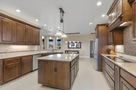 104 W Vienna Drive Hutto TX 78634