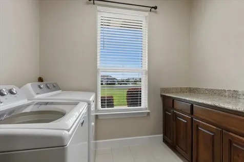 104 W Vienna Drive Hutto TX 78634