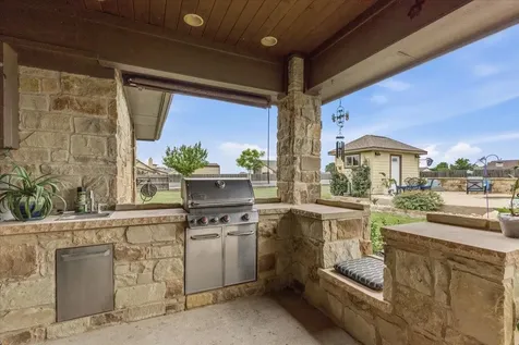 104 W Vienna Drive Hutto TX 78634