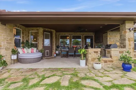 104 W Vienna Drive Hutto TX 78634