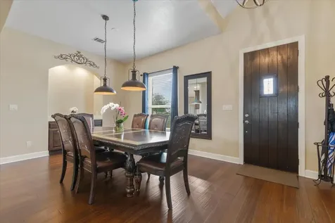 104 W Vienna Drive Hutto TX 78634