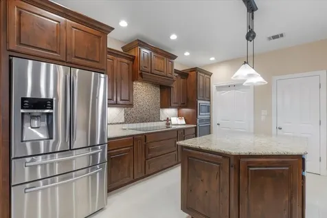 104 W Vienna Drive Hutto TX 78634