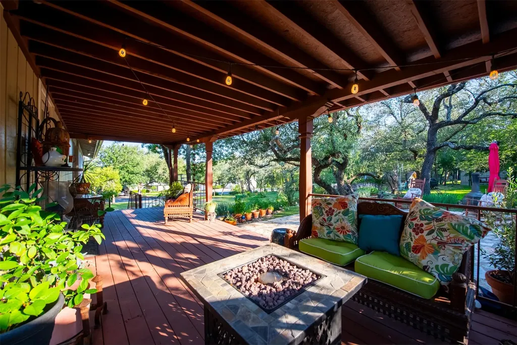 5504 Lands End Street Austin TX 78734